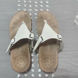 Women’s Vionic sandals. Size 10